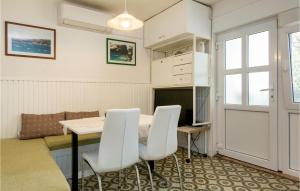 Two-Bedroom Holiday Home In Premantura