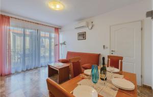 5 Bedroom Beautiful Apartment In Pula