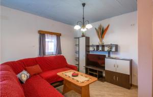 Three-Bedroom Holiday Home 0 In Zminj
