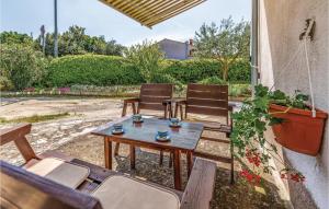 Two-Bedroom Apartment In Fazana