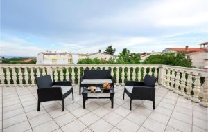 3 Bedroom Cozy Home In Liznjan 