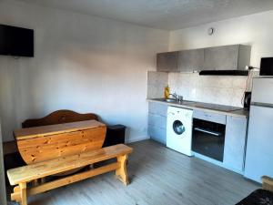 Appartement meublé avec vue sur les montagnes et piscine lété