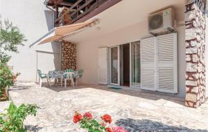 Beautiful Apartment In Jadrija With Kitchen 