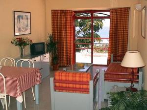 One-Bedroom Apartment (1 - 3 Adults) room in Apartamentos Guanabara Park