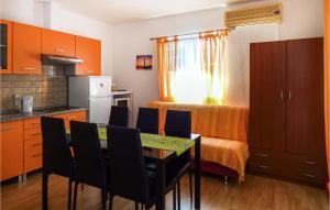 3 Bedroom Beautiful Home In Mimice