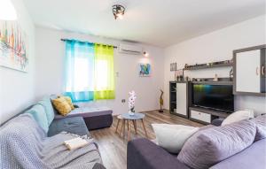 Cozy Home In Vodnjan With Wifi 