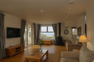 Hazelmere - Woolacombe-4 Bed-Sleeps 10-TJSHH