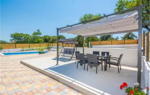 3 Bedroom Awesome Home In Donje Rastane