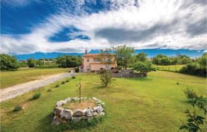 Gorgeous Studio In Kukuljanovo With Kitchenette 