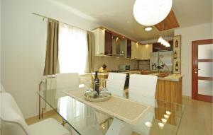 Awesome Home In Zagvozd With 3 Bedrooms, Wifi And Outdoor Swimming Pool