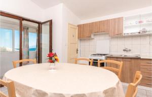 Two-Bedroom Apartment In Razanac