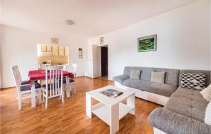 Stunning Apartment In Blace With 2 Bedrooms And Wifi