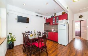 3 Bedroom Nice Home In Seget Vranjica 
