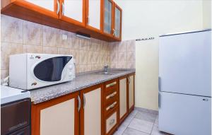 Awesome Apartment In Omis With 4 Bedrooms And Wifi