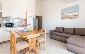 Cozy Apartment In Srima