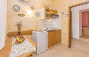 Amazing Apartment In Buje With Kitchenette