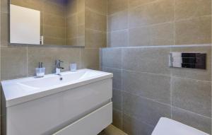 Stunning Apartment In Medulin With 2 Bedrooms Wifi And Heated Swimming Pool