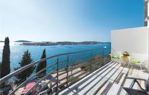 Two-Bedroom Apartment In Brodarica - Krapanj