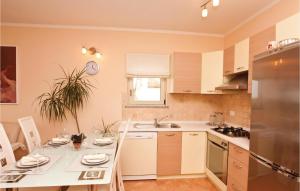 Amazing Apartment In Porec With 2 Bedrooms And Wifi
