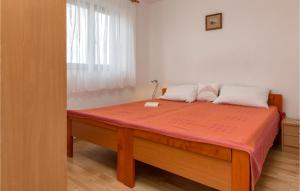 Amazing Apartment In Peroj With 3 Bedrooms And Wifi