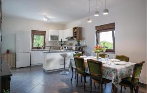 3 Bedroom Awesome Home In Medulin