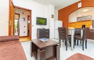 Awesome Home In Betina With 2 Bedrooms And Wifi