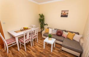 Nice Apartment In Podstrana With Wifi