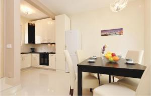 Awesome Home In Zadar With 2 Bedrooms And Wifi 