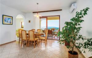 Amazing Apartment In Nedescina With 3 Bedrooms And Wifi