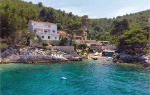 4 Bedroom Gorgeous Home In Blato