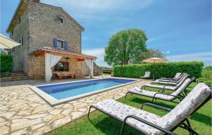 Amazing Home In Pamici With 4 Bedrooms, Wifi And Outdoor Swimming Pool