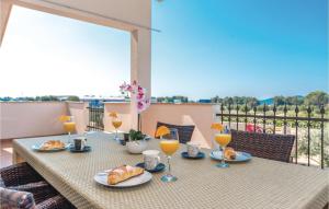 1 Bedroom Beautiful Apartment In Biograd 