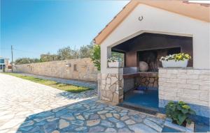 1 Bedroom Beautiful Apartment In Biograd 