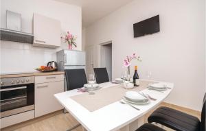 One-Bedroom Apartment In Biograd