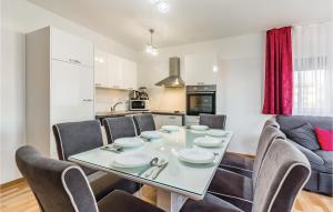 Three-Bedroom Apartment In Medulin