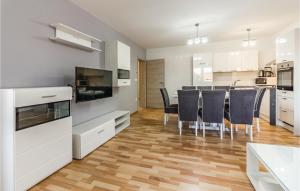 Three-Bedroom Apartment In Medulin