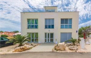 One-Bedroom Apartment In Vir