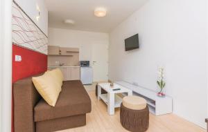 Awesome Apartment In Vir With Wifi