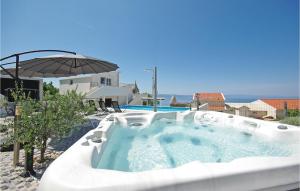 Beautiful Home In Podgora With 6 Bedrooms, Wifi And Outdoor Swimming Pool