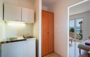 Cozy Apartment In Stanici With Wifi