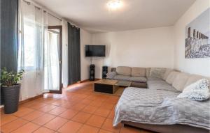 4 Bedroom Amazing Home In Sukosan