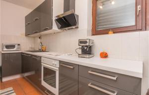 4 Bedroom Amazing Home In Sukosan