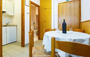 Two-Bedroom Apartment In Lokva Rogoznica