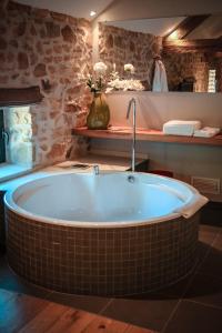 Hotels La Chapelle Saint Martin : photos des chambres