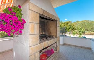 4 Bedroom Amazing Home In Sukosan