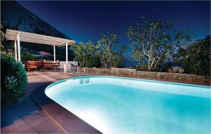 Holiday Home Veliko Brdo-Vrcani Bb Iii