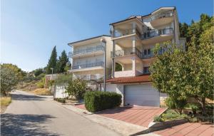 Two-Bedroom Apartment in Ploce
