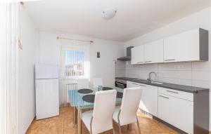 Stunning apartment in Kastel Luksic with WiFi and 1 Bedrooms