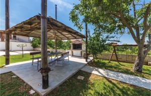 Lovely Home In Pula With Kitchen