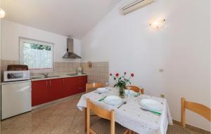 Awesome Apartment In Pula With 2 Bedrooms And Wifi